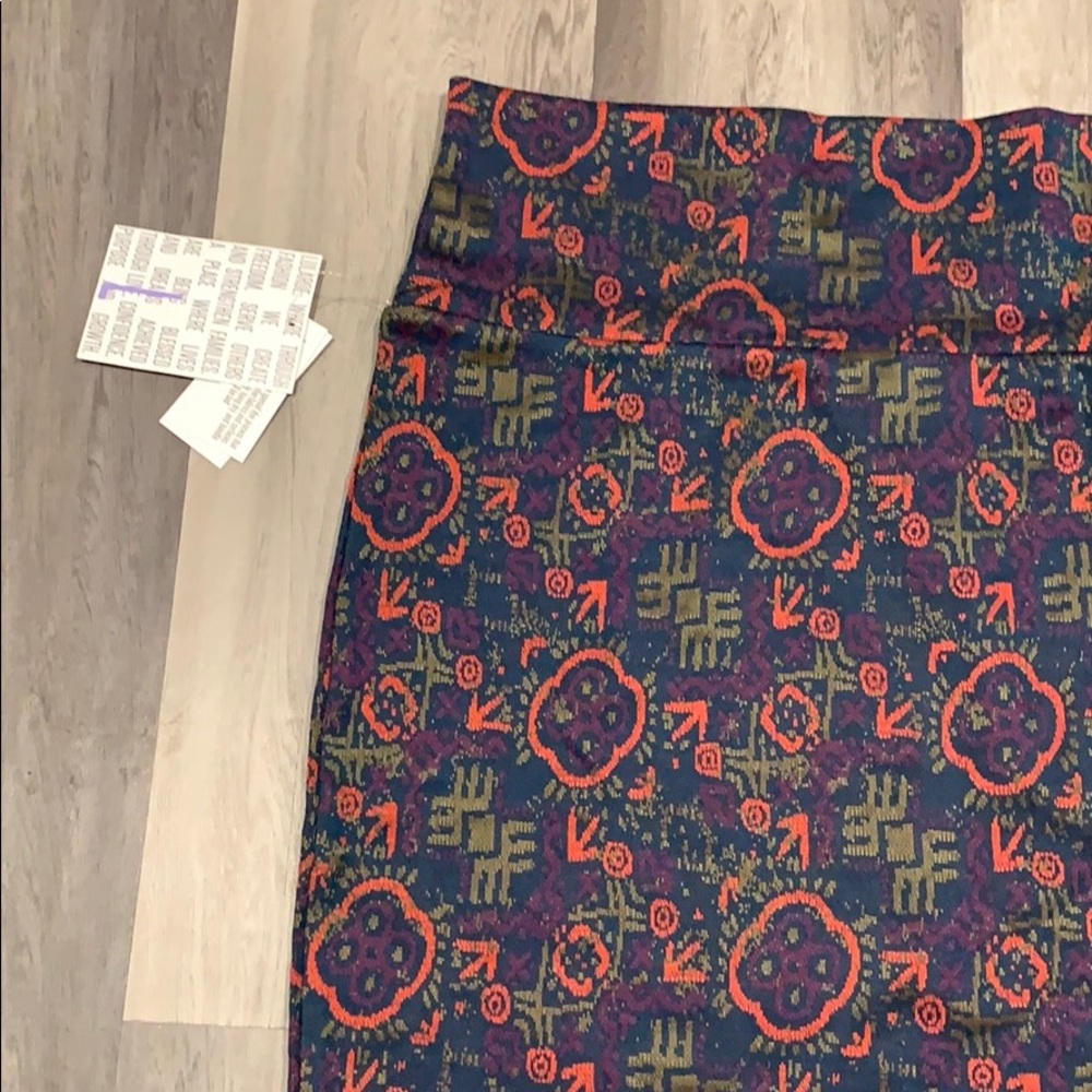 Lularoe Cassie skirt new with tags! - Picture 2 of 2